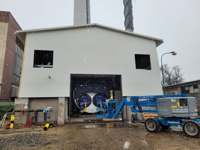 Stavba plynového kotle K21 pokračuje