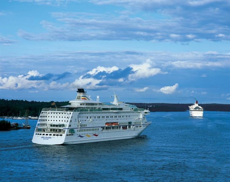 CEI - VMT - Luxusní jachta Birka Paradise, loděnice Aker Yards, Finsko