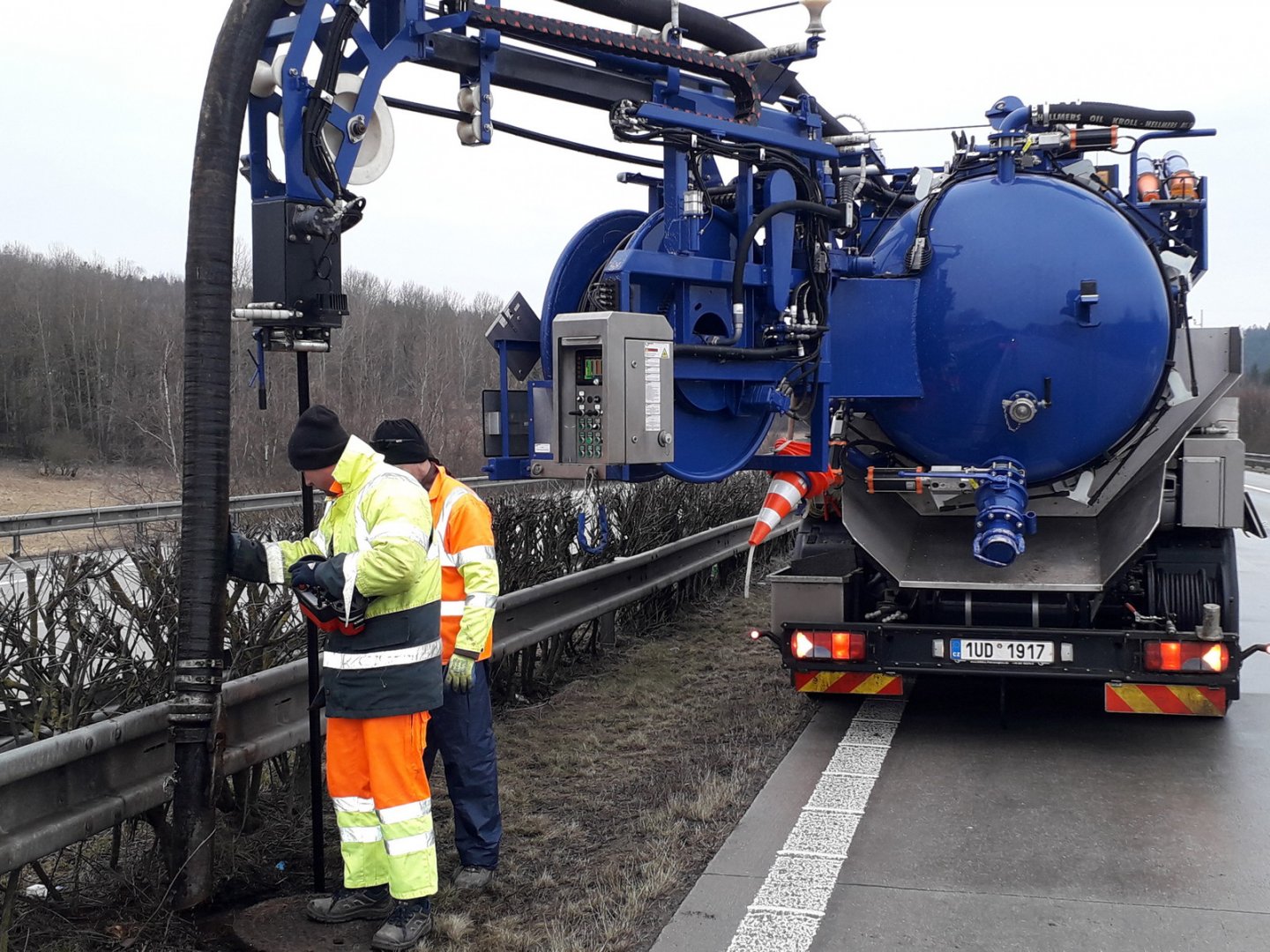 Čištění kanalizací, jímek a nádrží